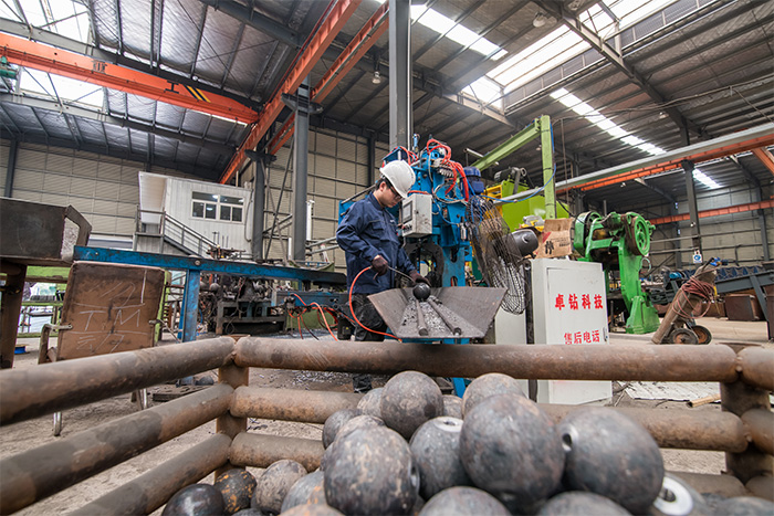富锦网架配件-螺栓球加工车间
